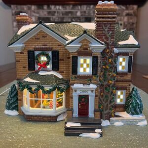 Dept 56 2000 Holly Lane Original Snow Village House w/Light, no box *see pics